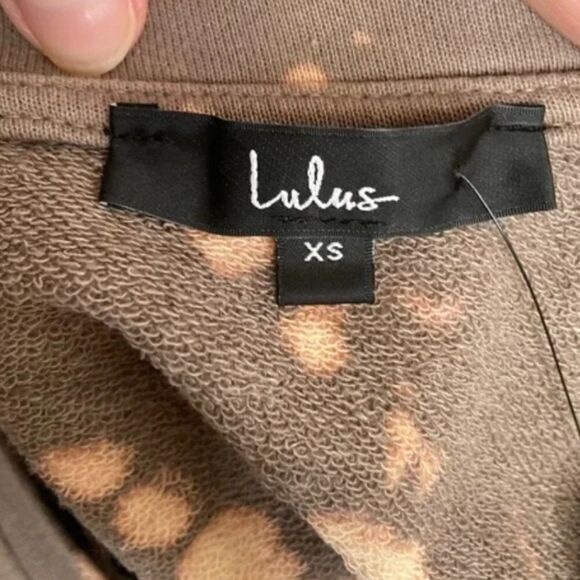 Lulu's NWT Bleach Dyed Oversized Top Size XS - Picture 2 of 7